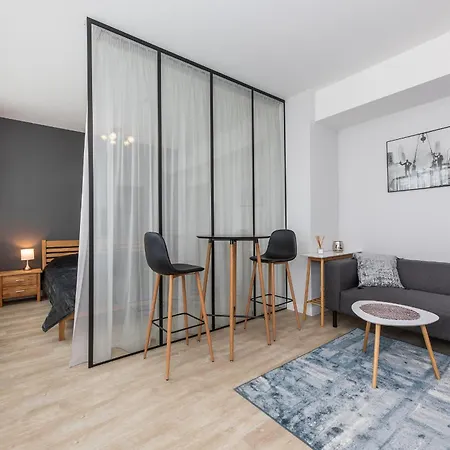 Apartment Place On The